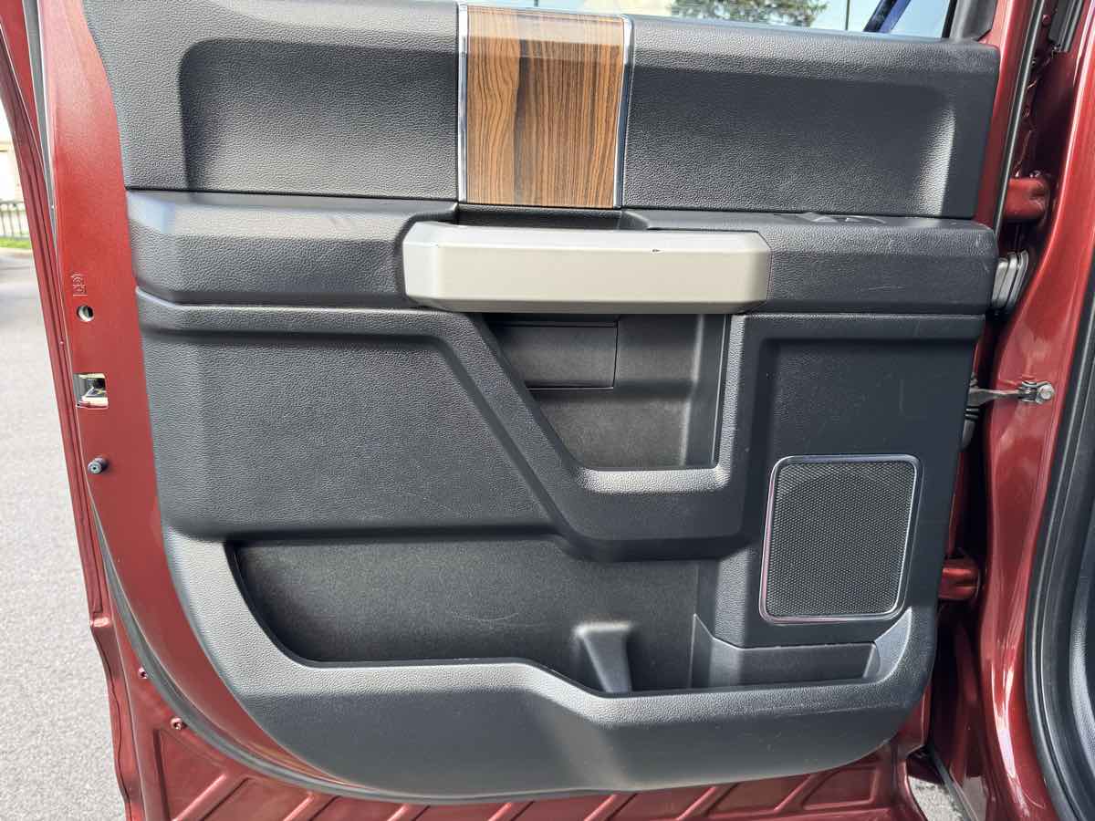 2017 Ford F-150 Lariat photo 42