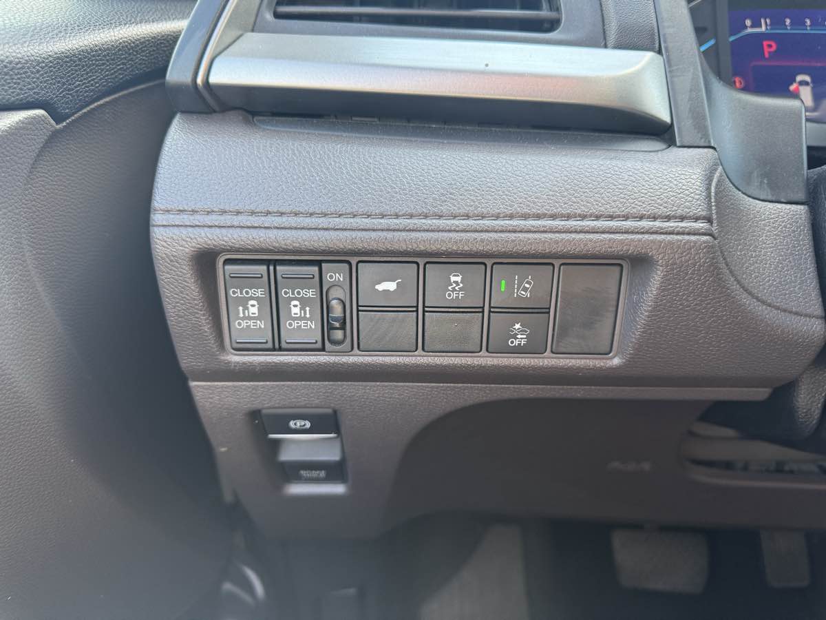 2018 Honda Odyssey EX-L photo 27
