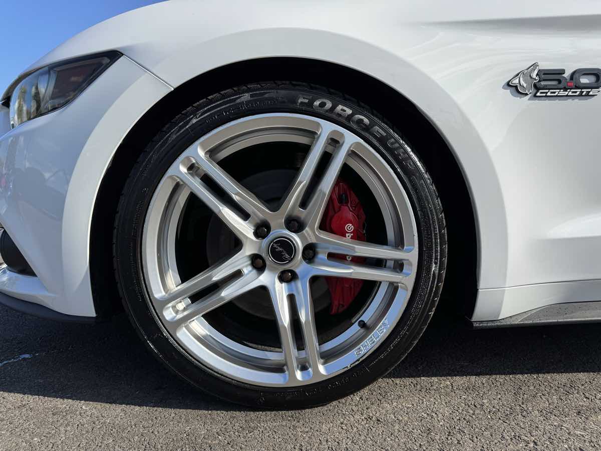 2016 Ford Mustang GT Premium photo 9