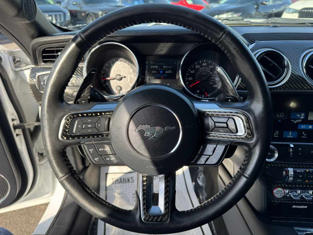2016 Ford Mustang GT Premium photo 12