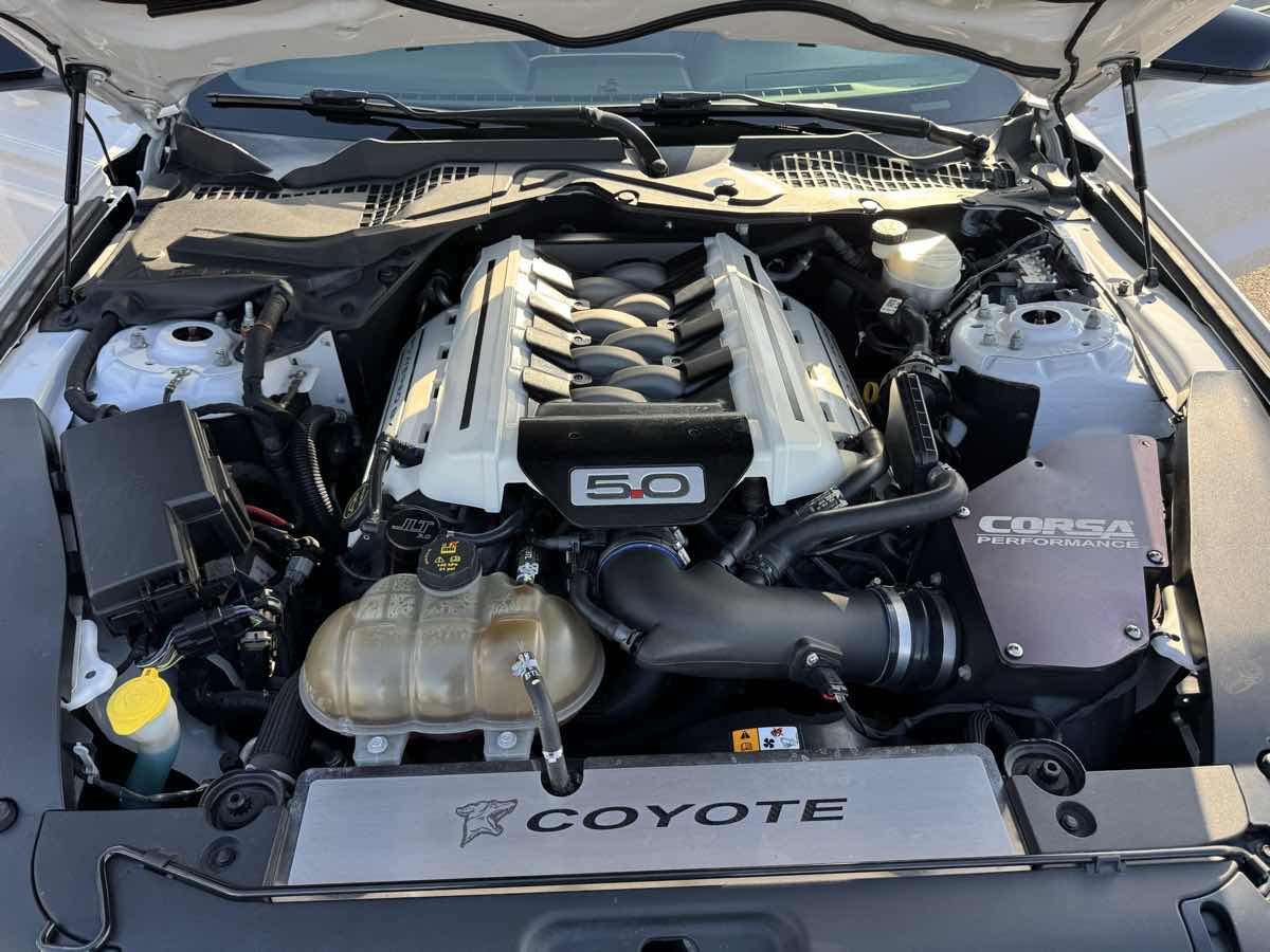 2016 Ford Mustang GT Premium photo 36