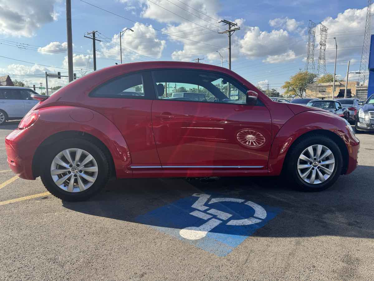 2019 Volkswagen Beetle Final Edition SEL photo 4
