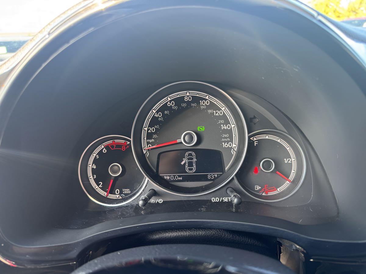 2019 Volkswagen Beetle Final Edition SEL photo 12