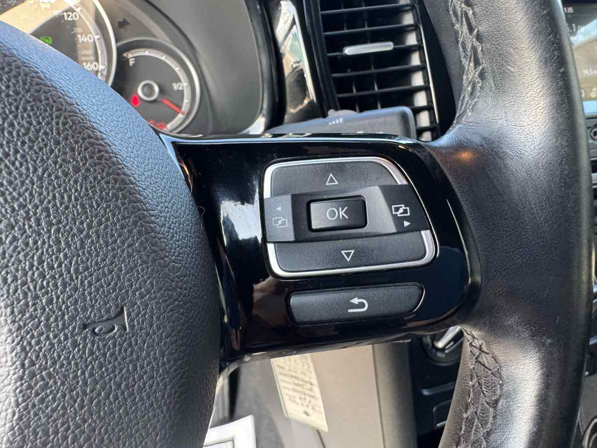 2019 Volkswagen Beetle Final Edition SEL photo 14