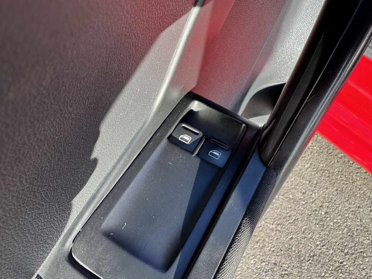 2019 Volkswagen Beetle Final Edition SEL photo 21