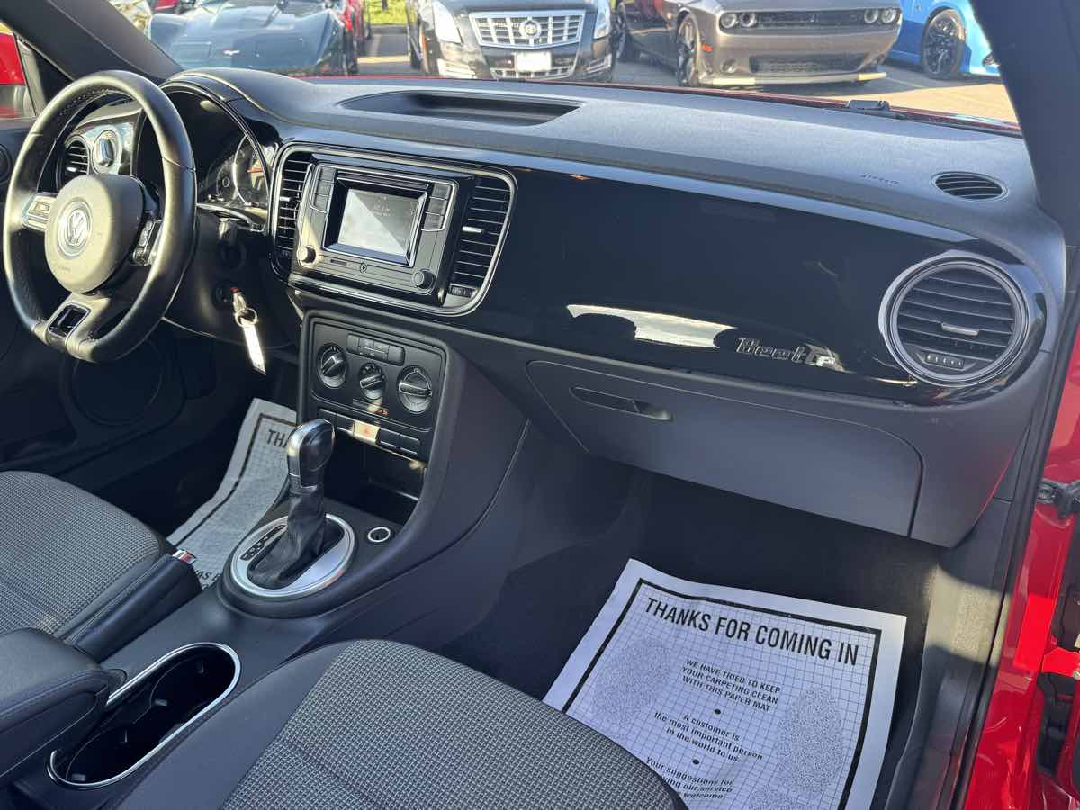 2019 Volkswagen Beetle Final Edition SEL photo 23