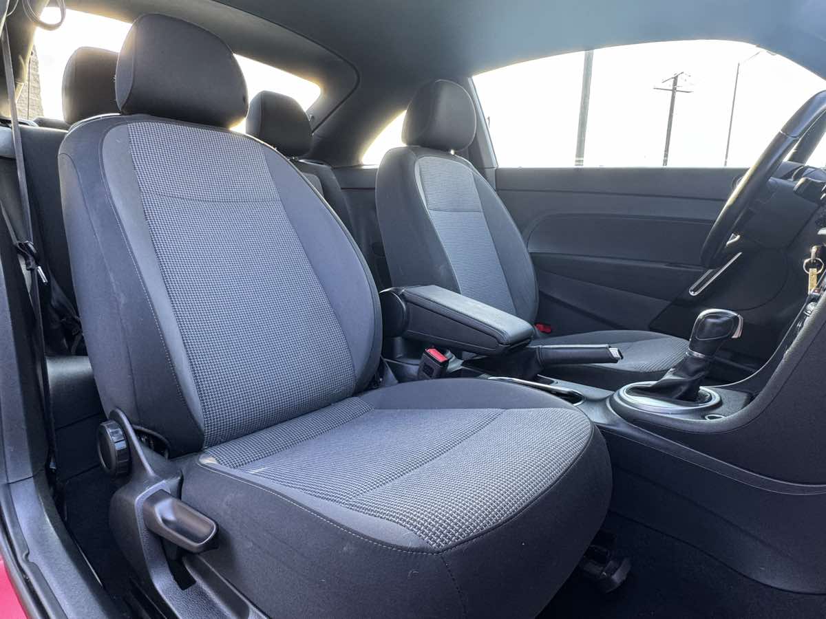 2019 Volkswagen Beetle Final Edition SEL photo 24