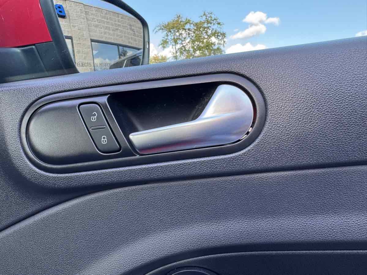 2019 Volkswagen Beetle Final Edition SEL photo 27