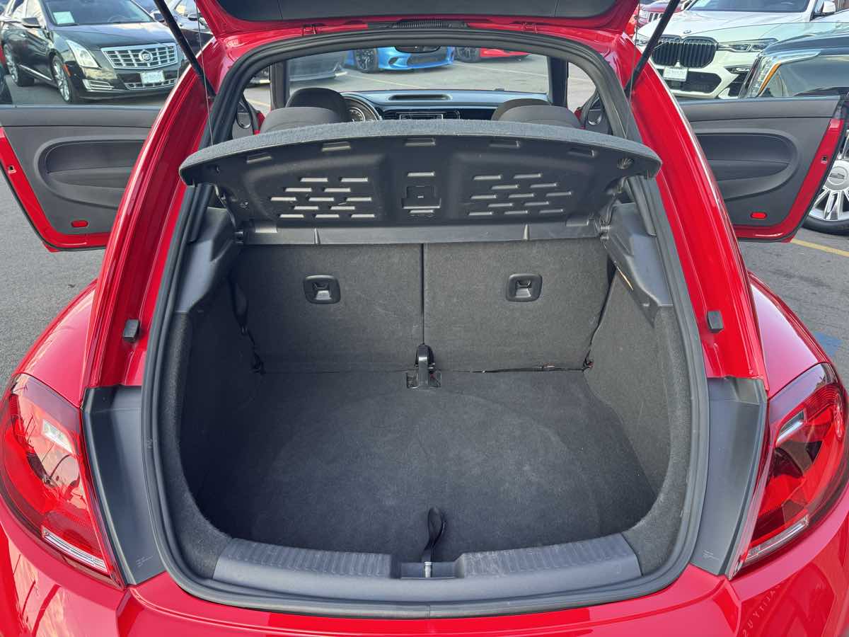 2019 Volkswagen Beetle Final Edition SEL photo 30