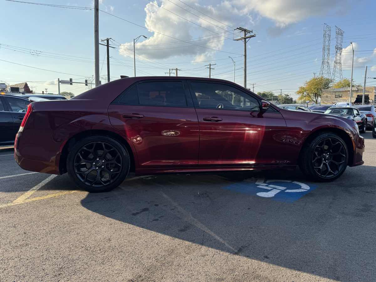 2020 Chrysler 300 photo 4