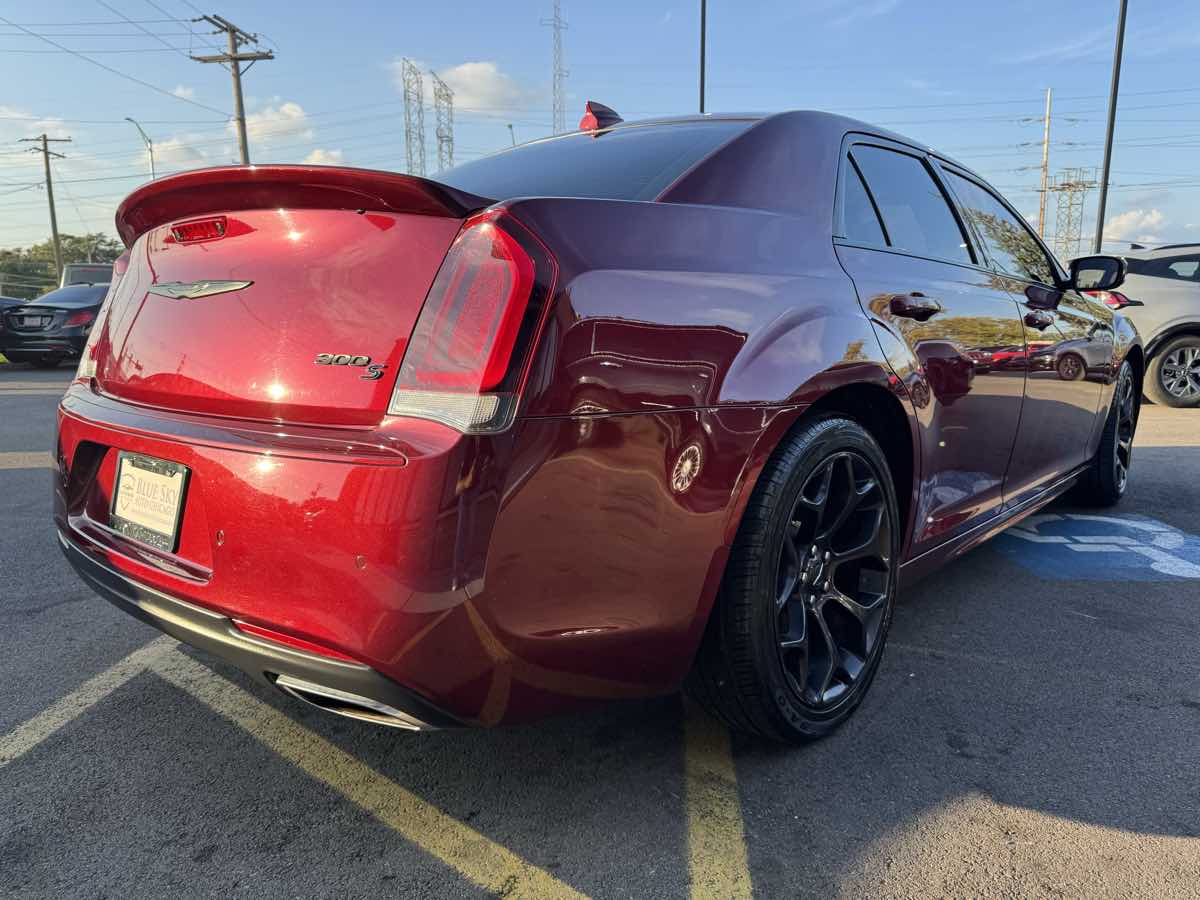 2020 Chrysler 300 photo 5