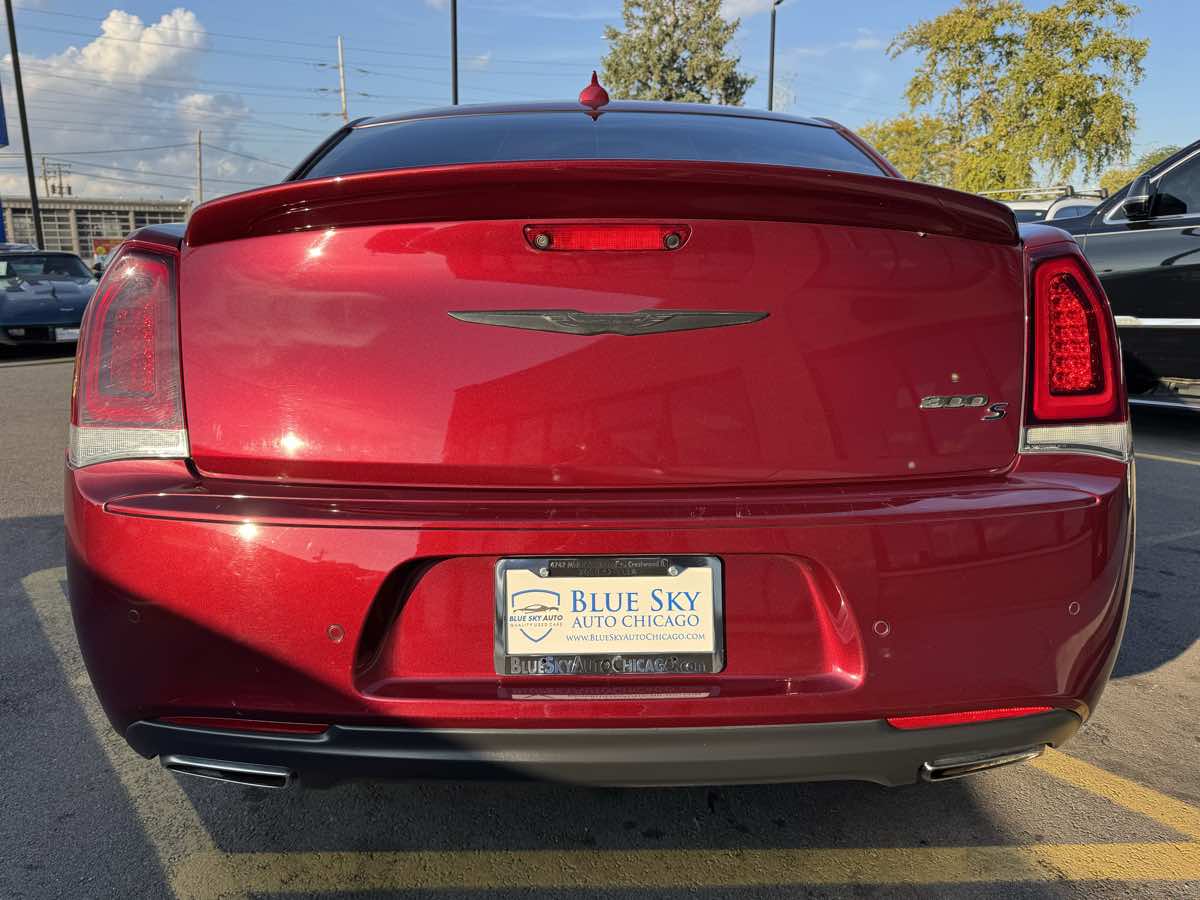 2020 Chrysler 300 photo 6