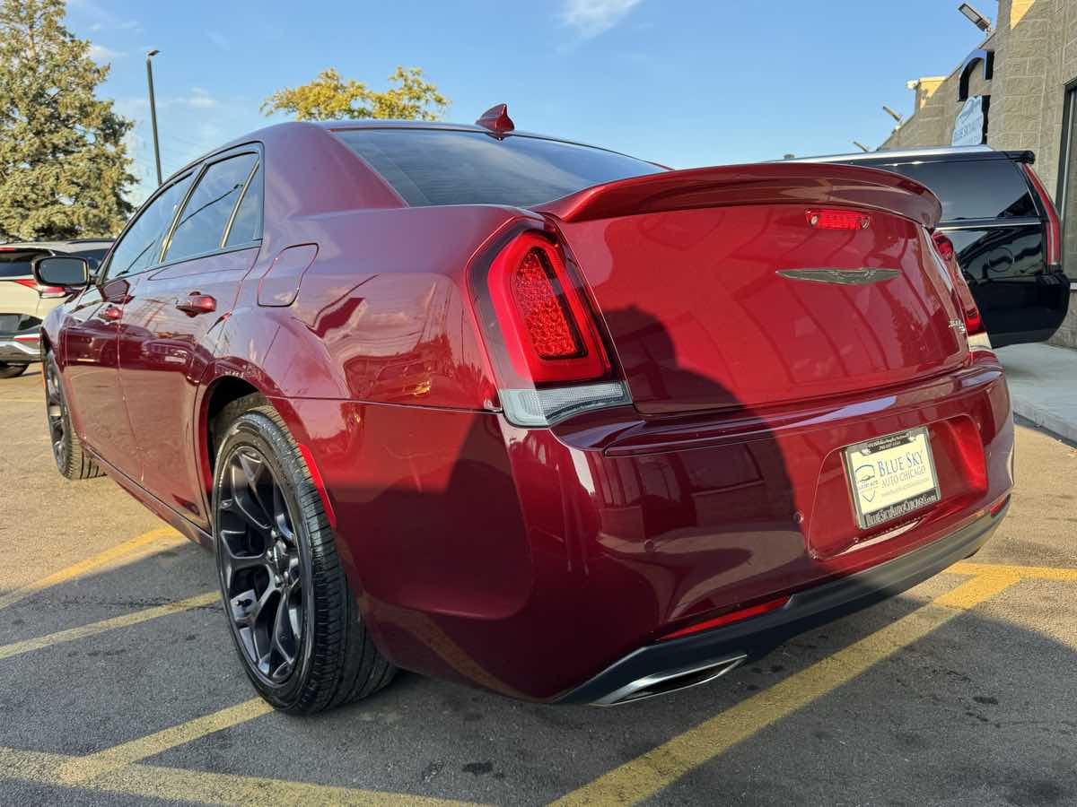 2020 Chrysler 300 photo 7
