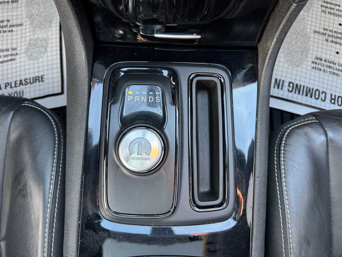 2020 Chrysler 300 photo 18