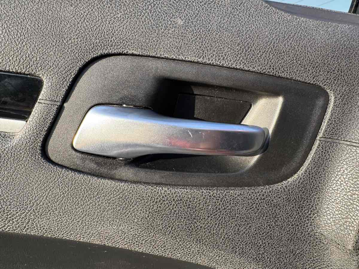 2020 Chrysler 300 photo 24