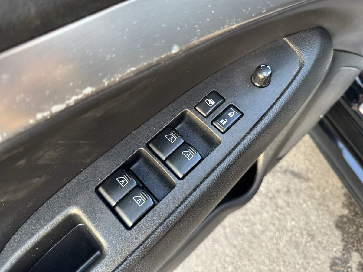 2011 Infiniti G37 x photo 28