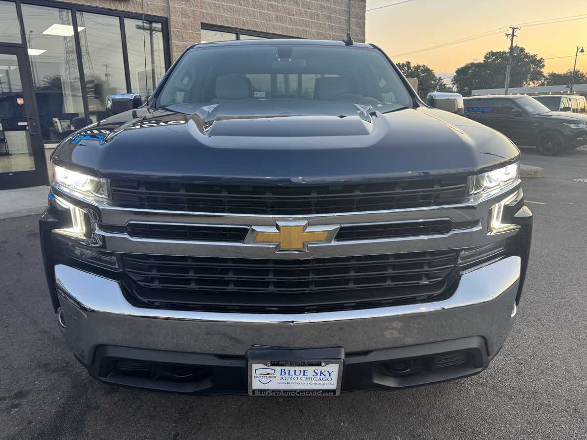 2022 Chevrolet Silverado 1500 LT photo 2