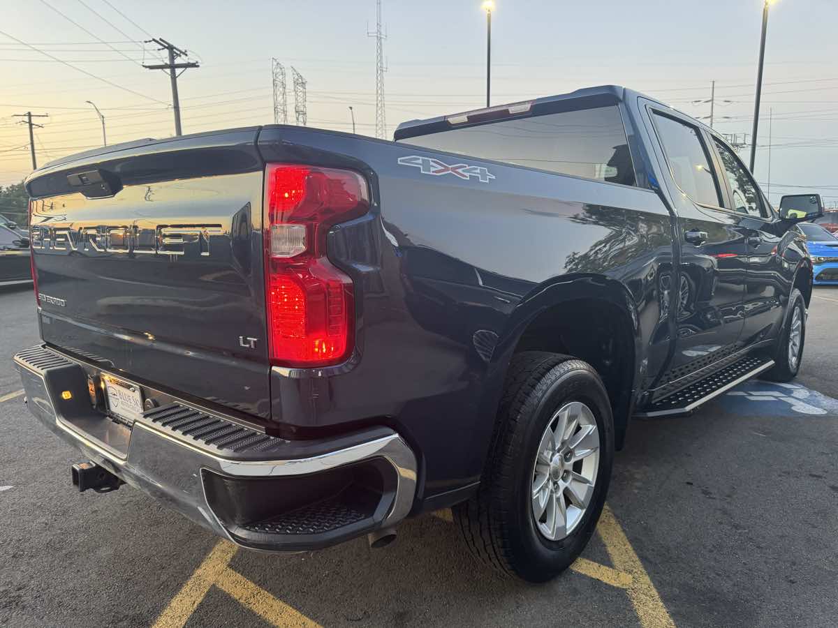 2022 Chevrolet Silverado 1500 LT photo 5