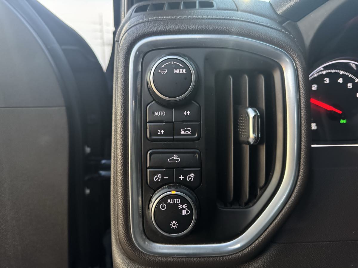 2022 Chevrolet Silverado 1500 LT photo 10