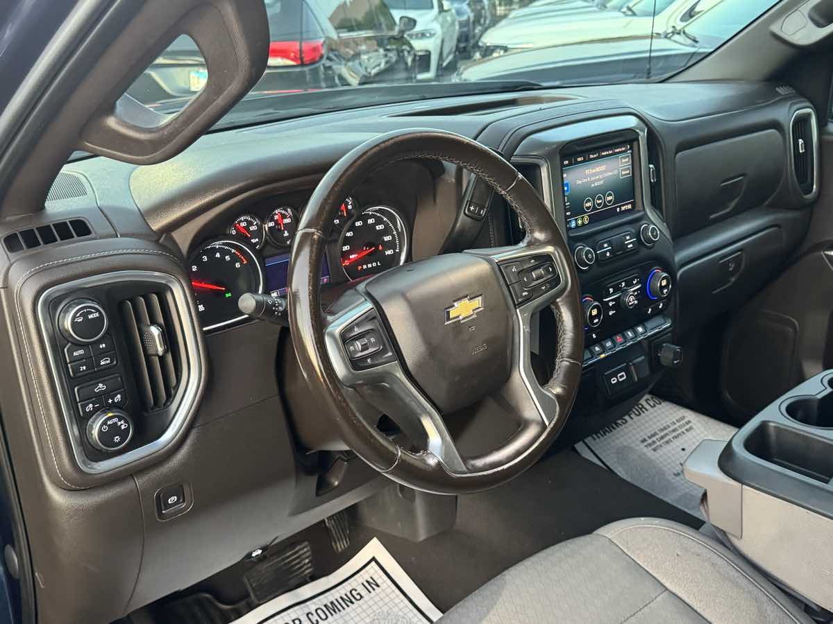 2022 Chevrolet Silverado 1500 LT photo 11