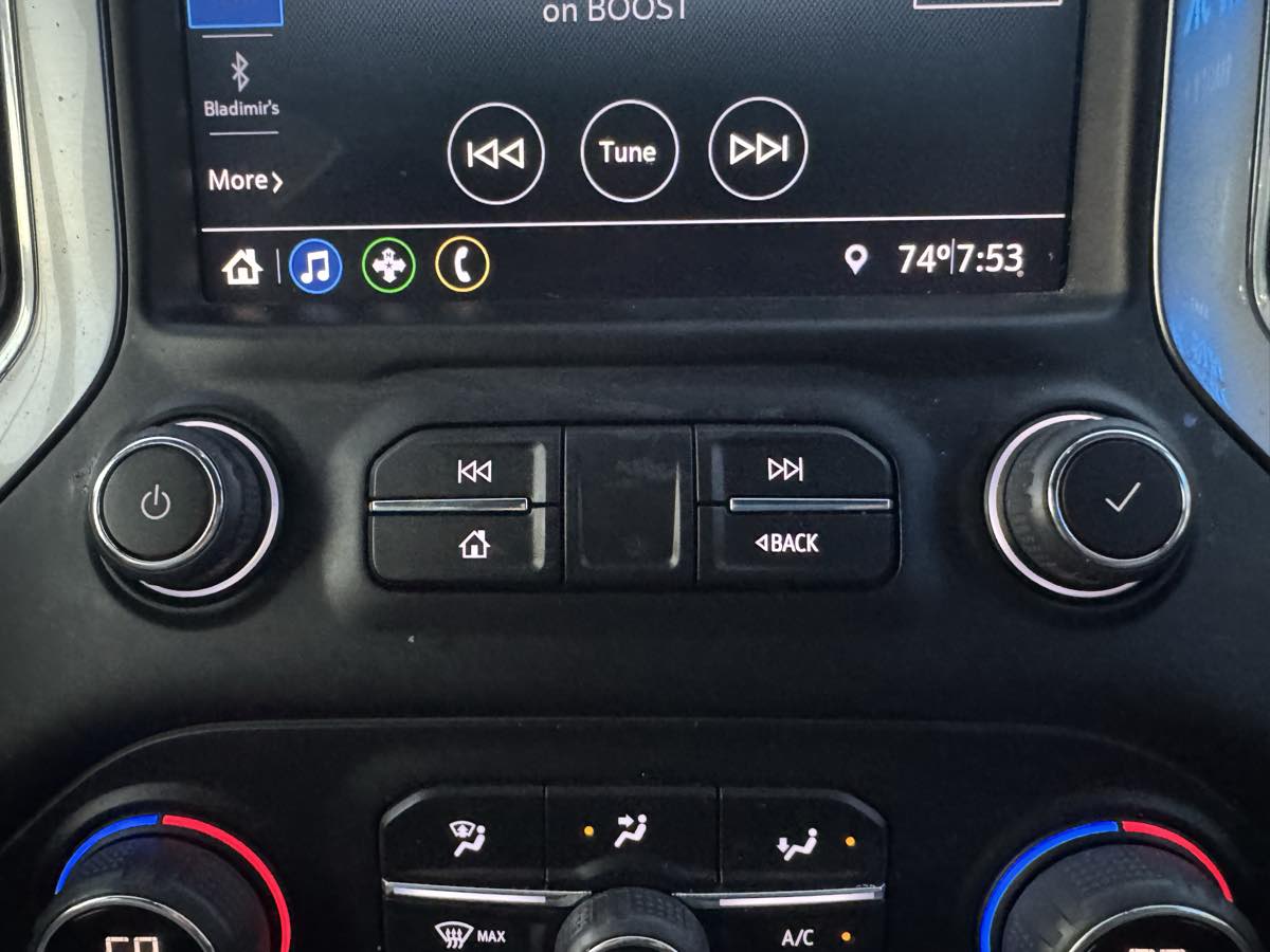 2022 Chevrolet Silverado 1500 LT photo 17