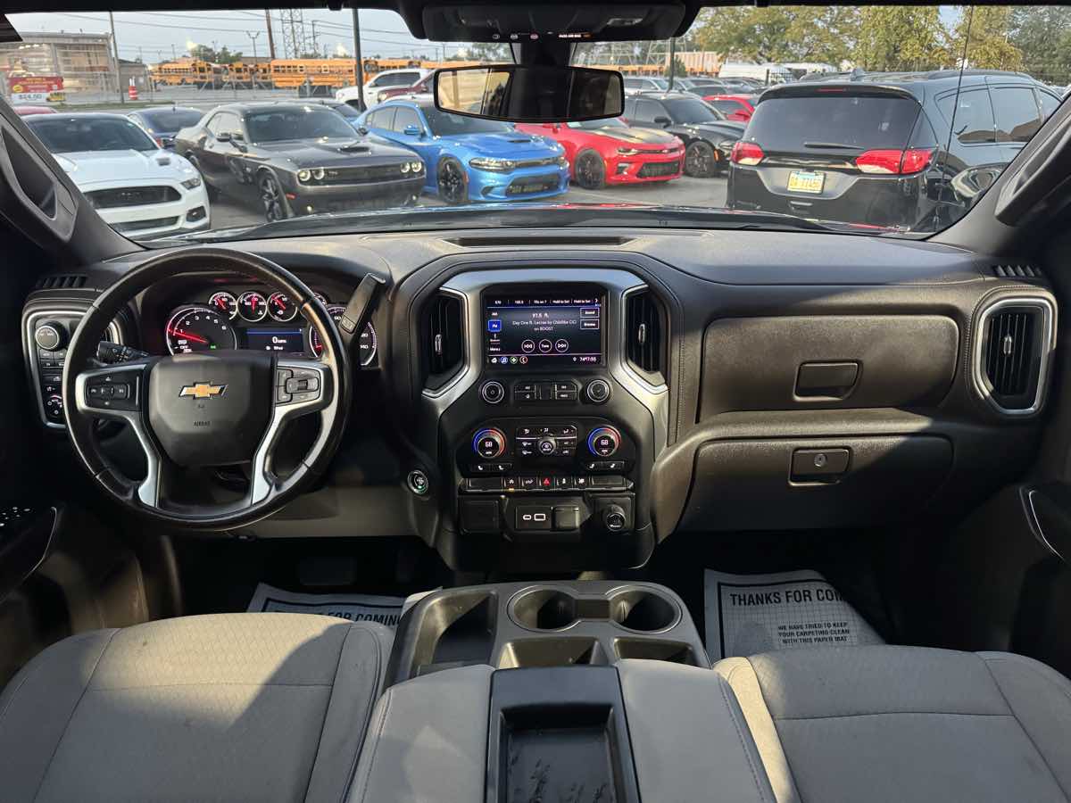 2022 Chevrolet Silverado 1500 LT photo 22