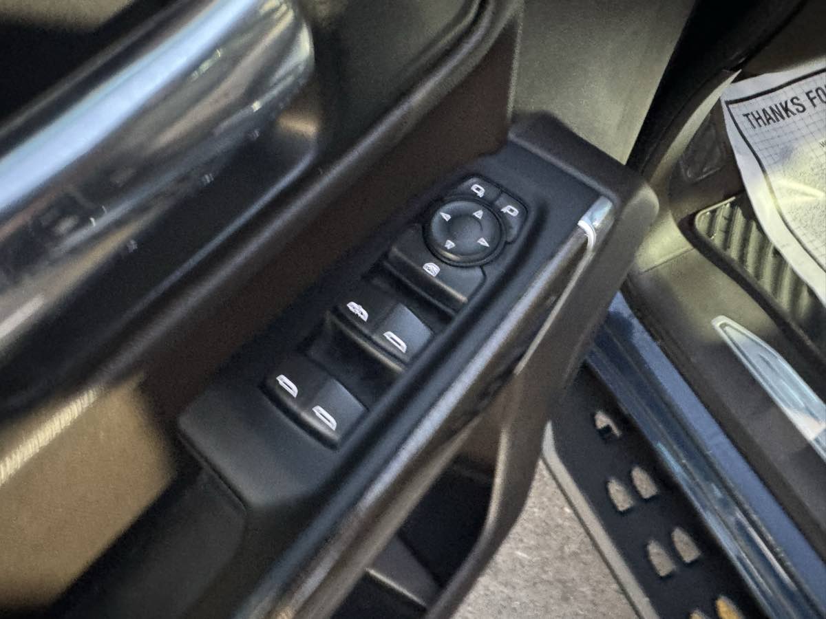 2022 Chevrolet Silverado 1500 LT photo 26