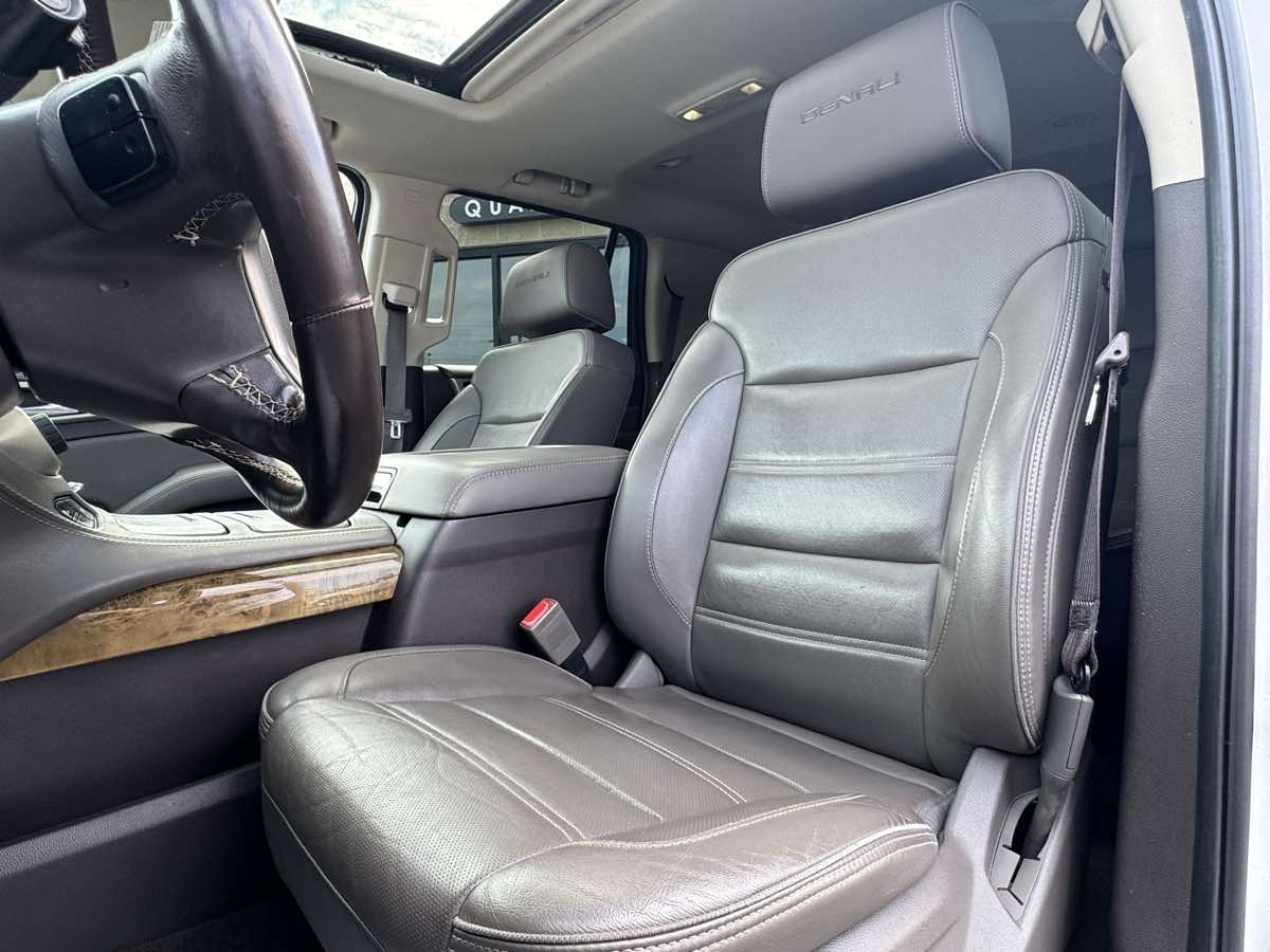 2017 Gmc Yukon Denali photo 21