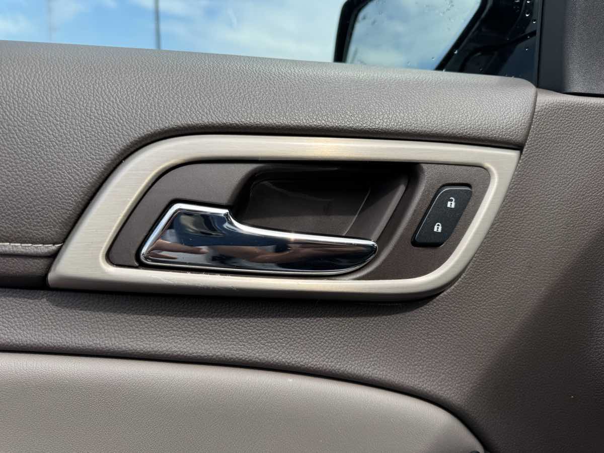 2017 Gmc Yukon Denali photo 25
