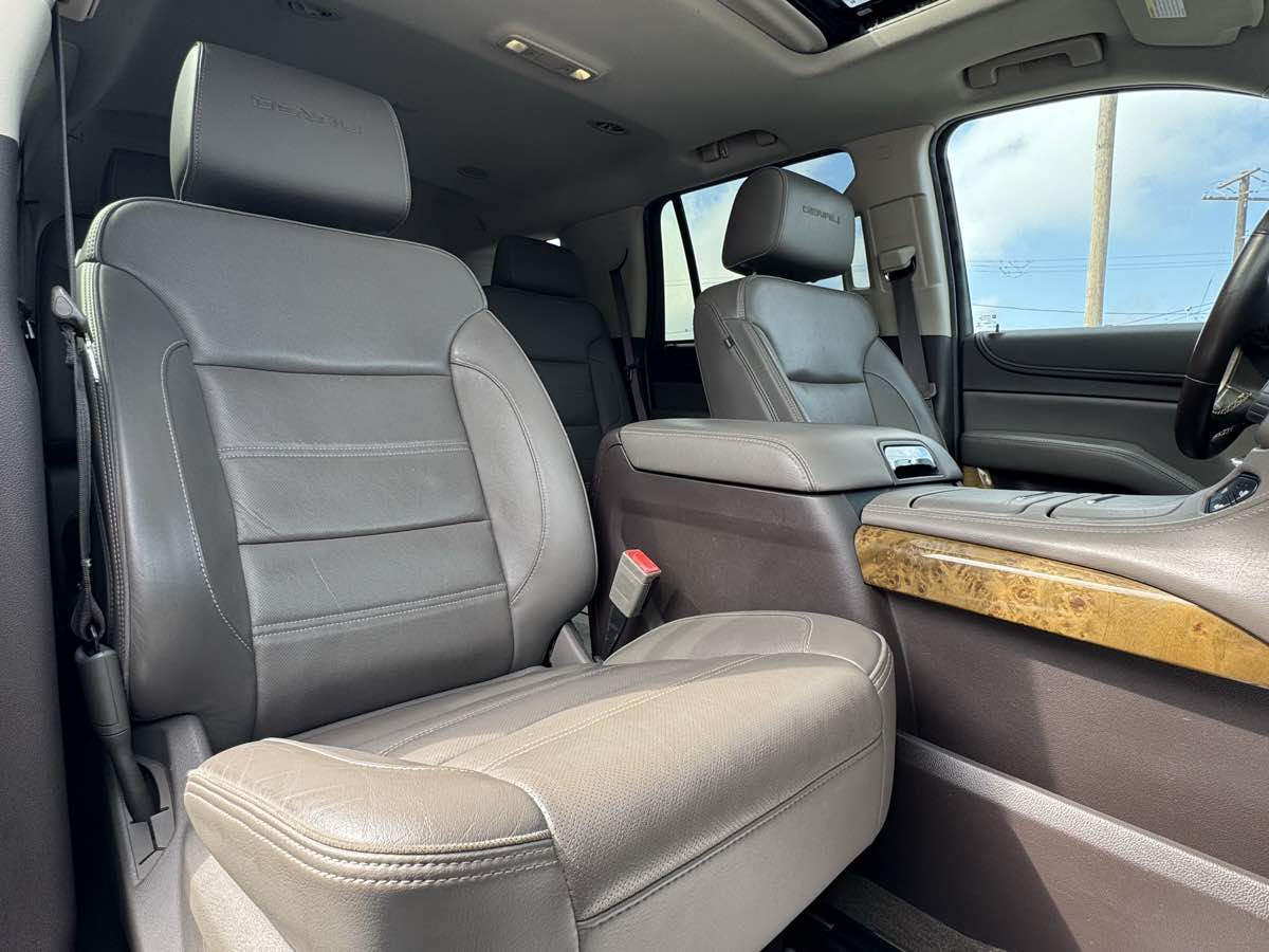 2017 Gmc Yukon Denali photo 27