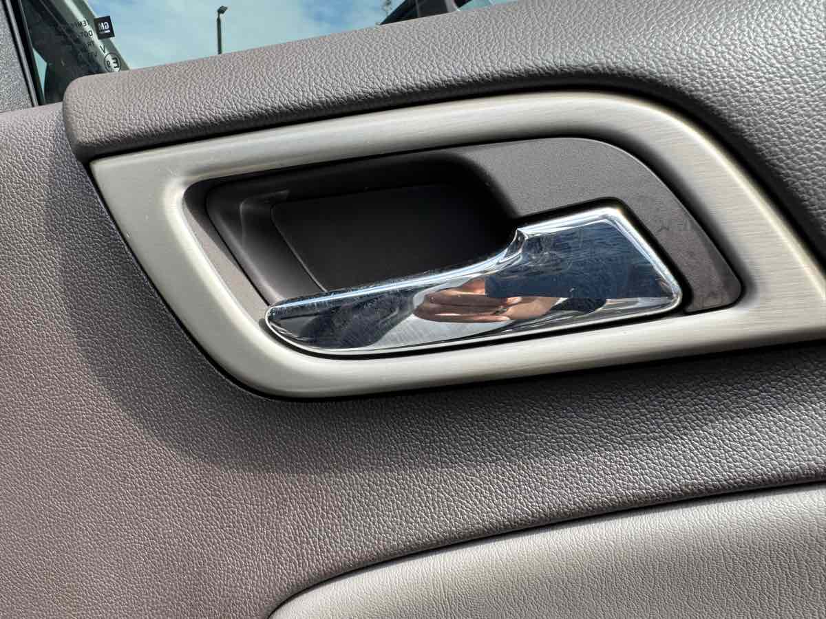 2017 Gmc Yukon Denali photo 35