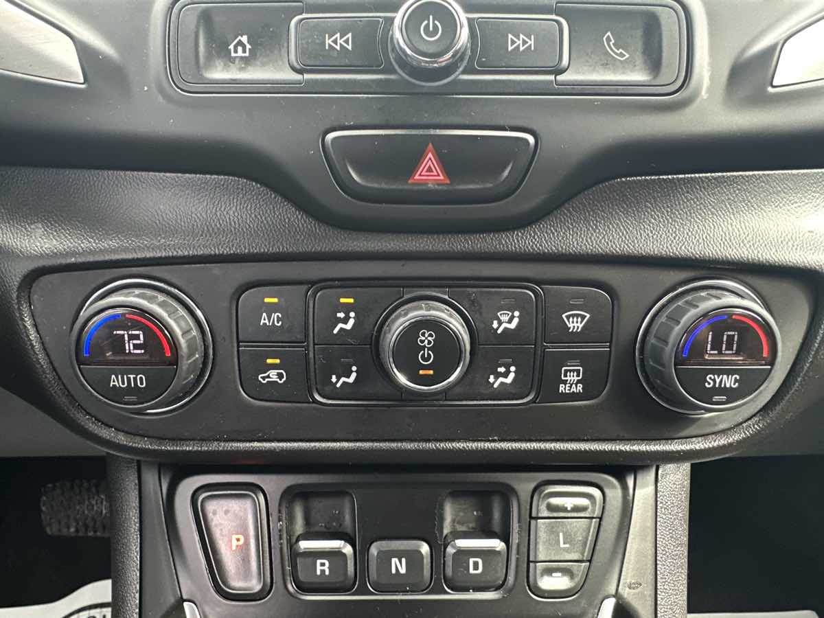 2020 Gmc Terrain SLE photo 24