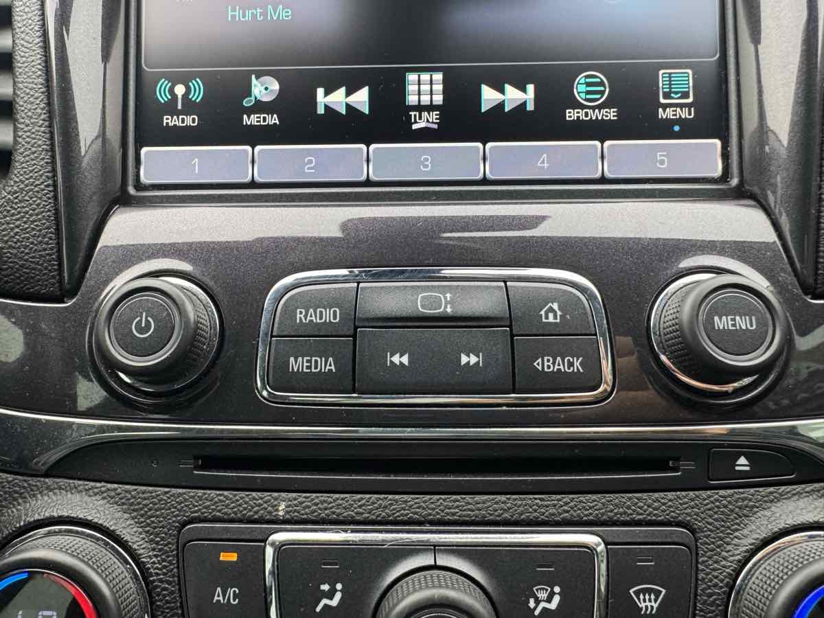 2016 Chevrolet Impala LTZ photo 17
