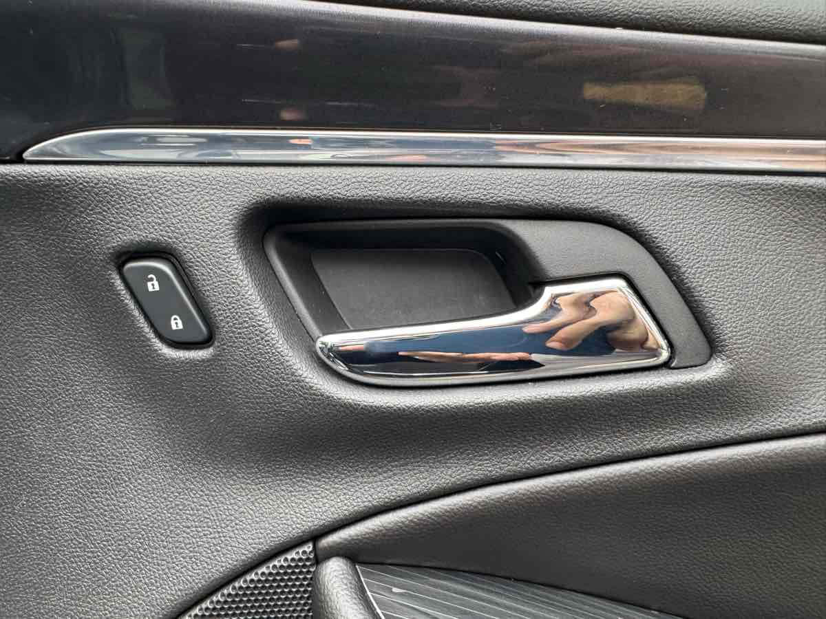 2016 Chevrolet Impala LTZ photo 28