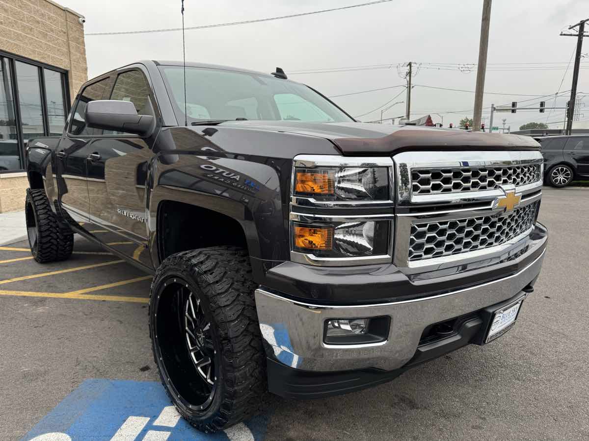 2015 Chevrolet Silverado 1500 LT photo 3