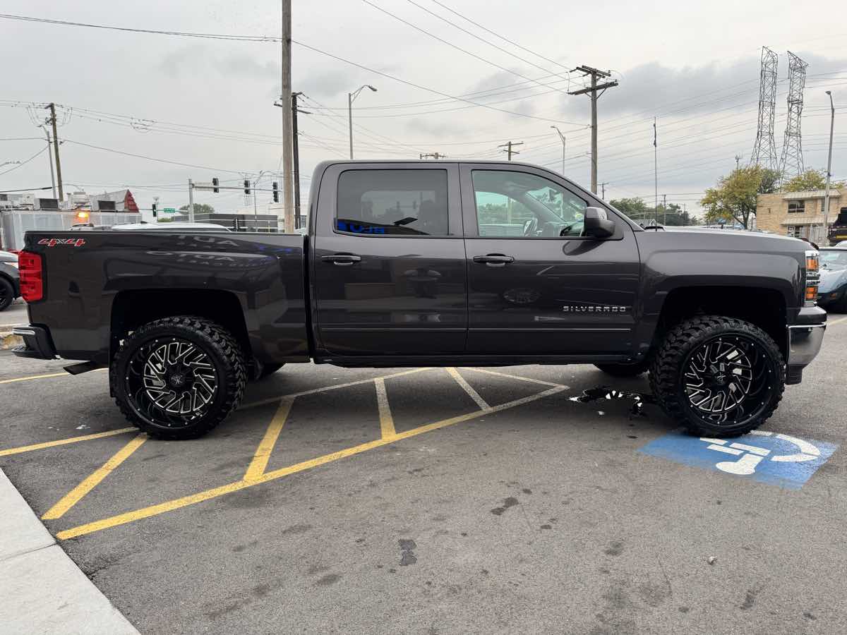 2015 Chevrolet Silverado 1500 LT photo 4