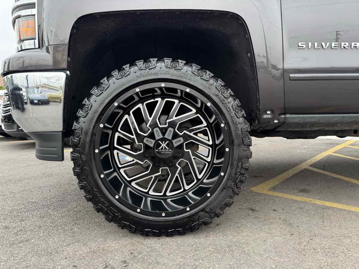 2015 Chevrolet Silverado 1500 LT photo 9