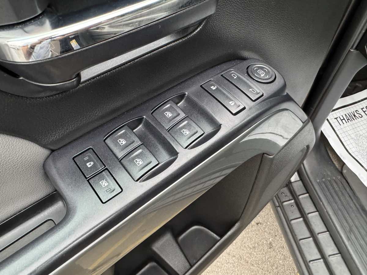 2015 Chevrolet Silverado 1500 LT photo 28
