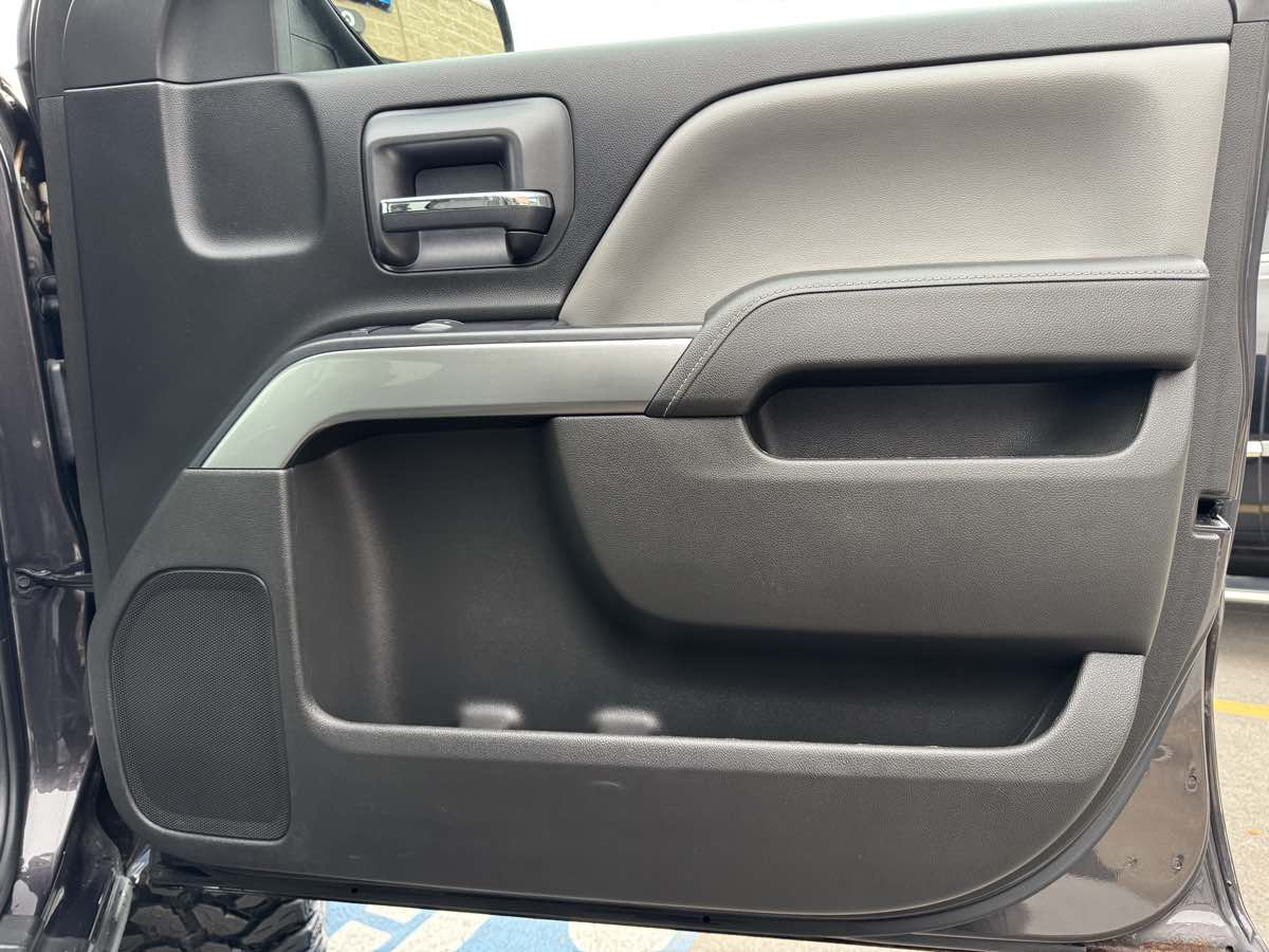 2015 Chevrolet Silverado 1500 LT photo 32