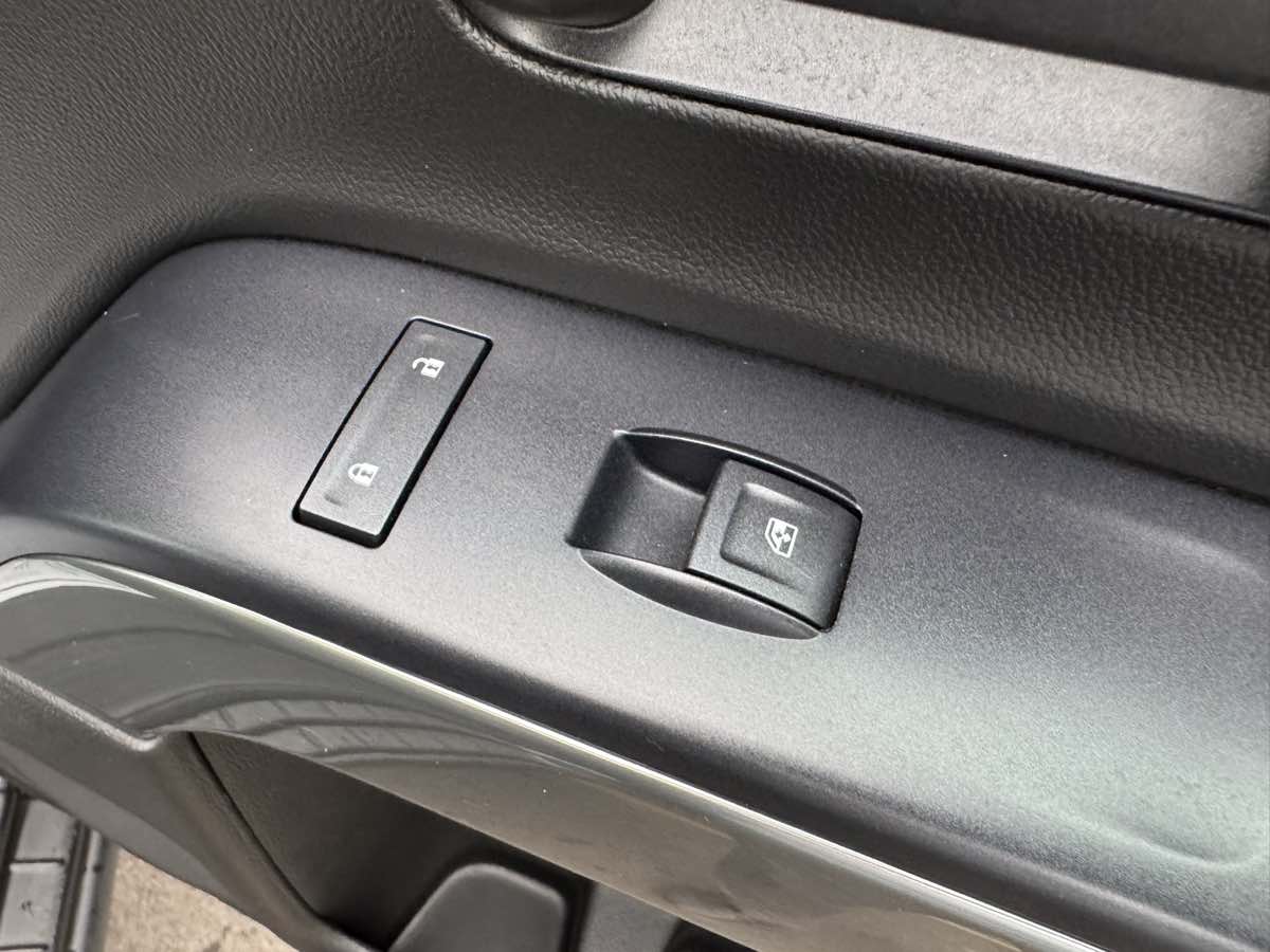 2015 Chevrolet Silverado 1500 LT photo 33