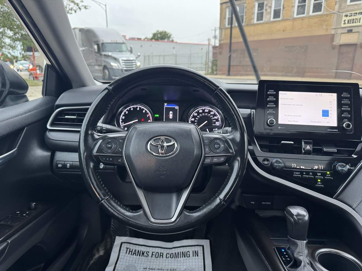 2022 Toyota Camry SE photo 12