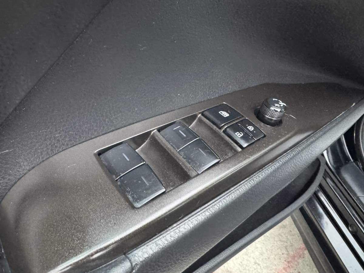 2022 Toyota Camry SE photo 15