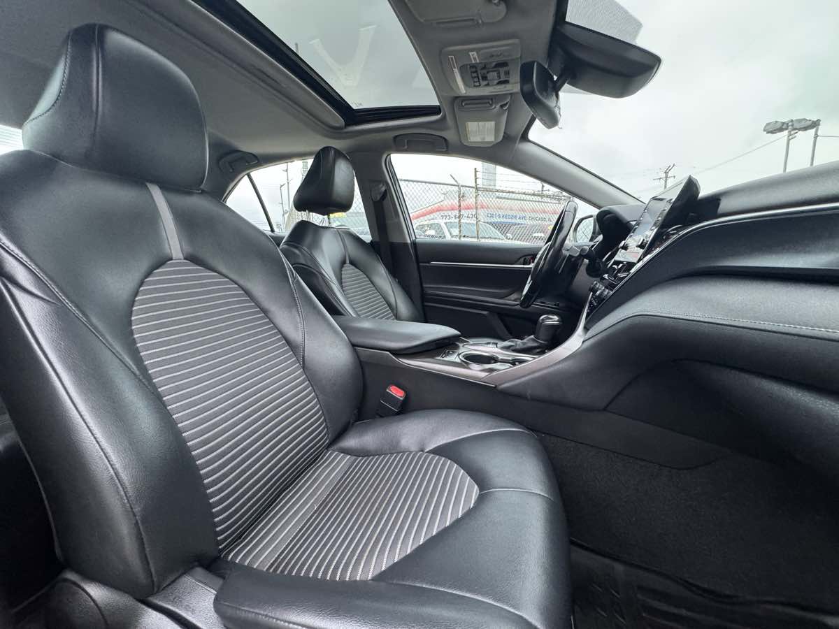 2022 Toyota Camry SE photo 22