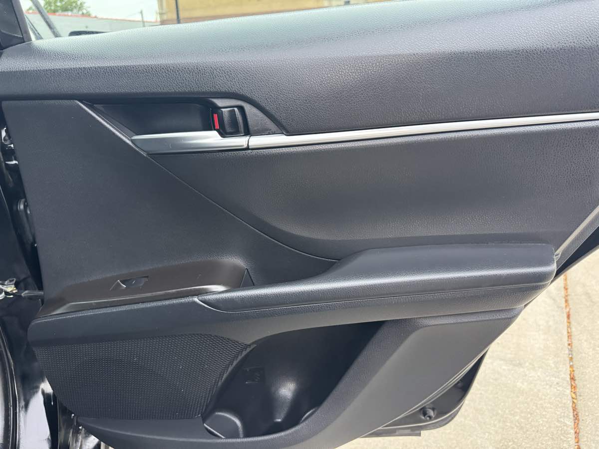 2022 Toyota Camry SE photo 25