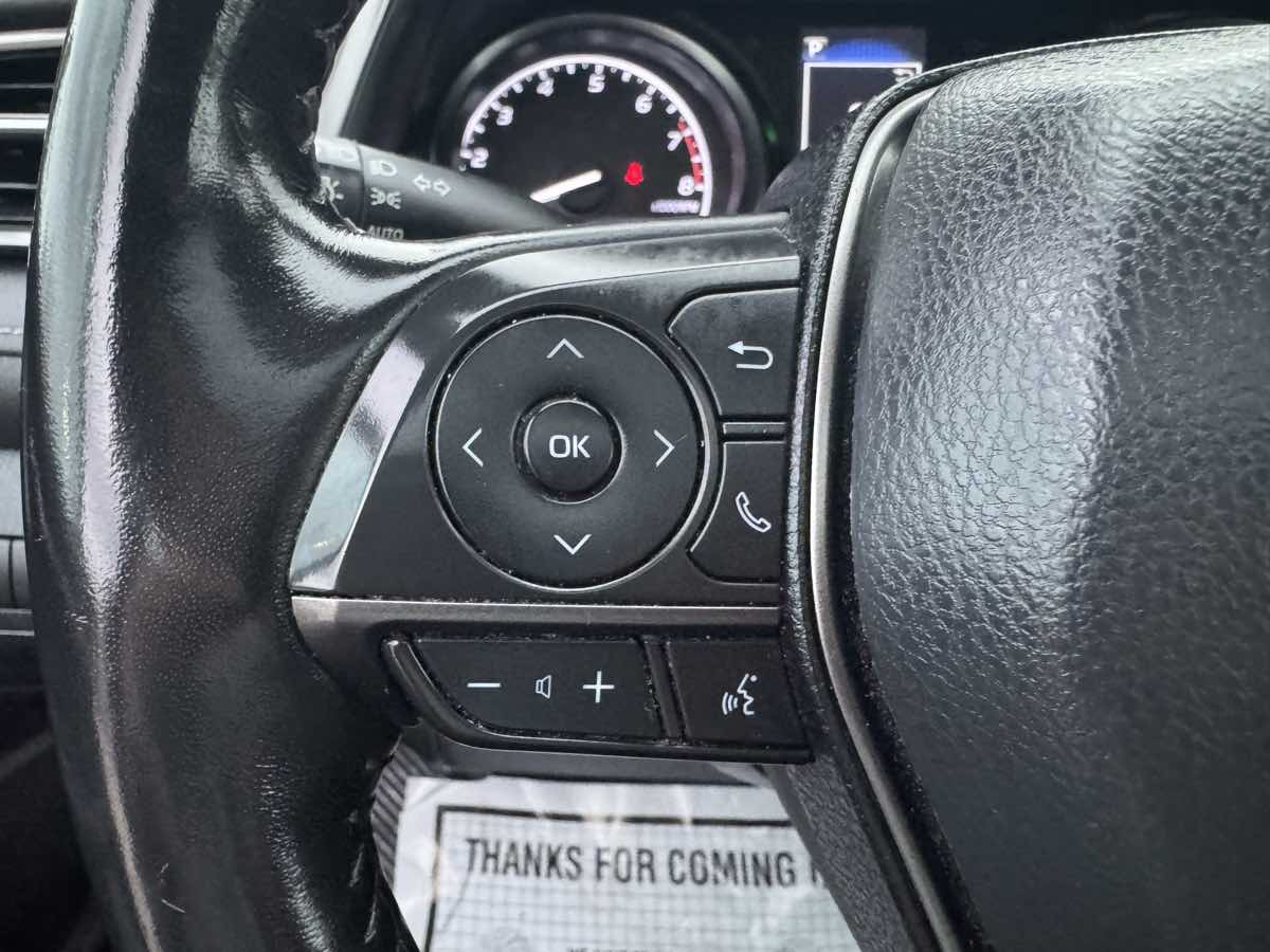 2022 Toyota Camry SE photo 27