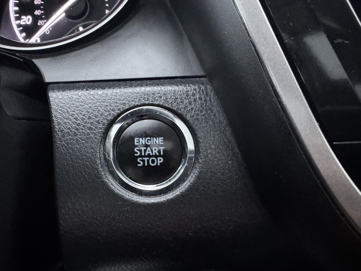 2022 Toyota Camry SE photo 33