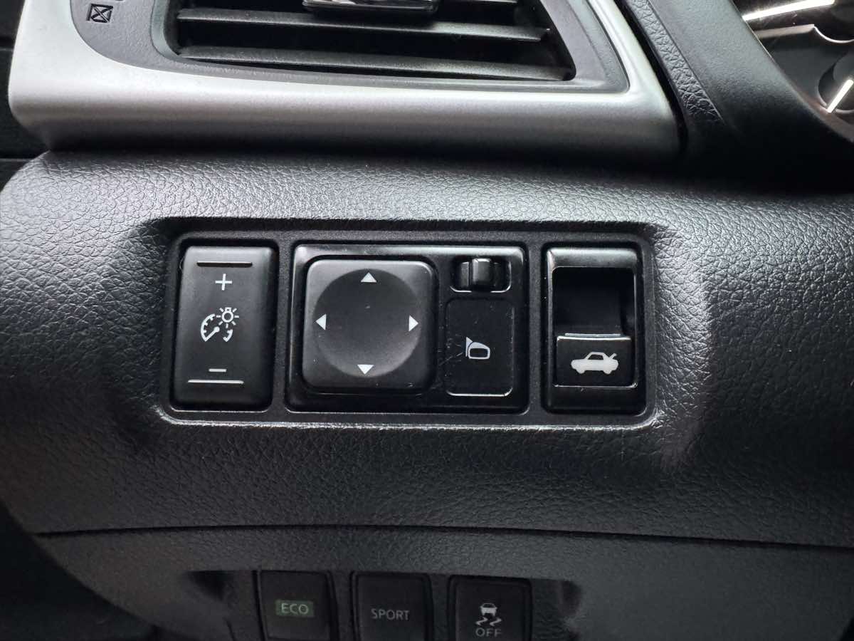 2017 Nissan Sentra SV photo 9