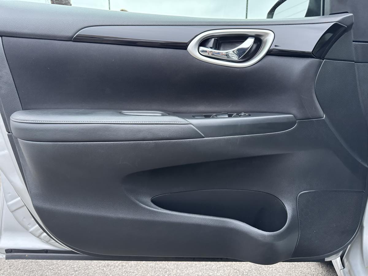 2017 Nissan Sentra SV photo 21