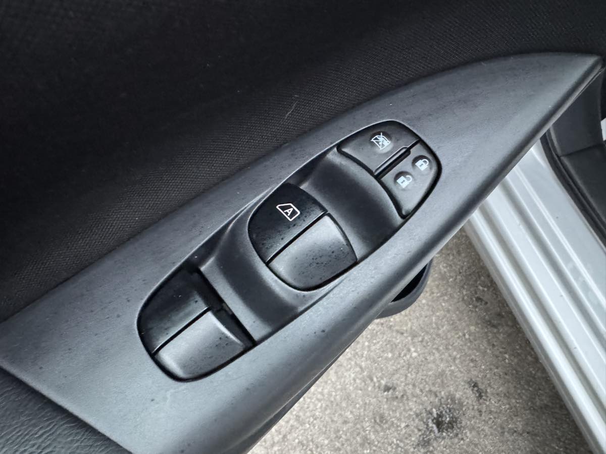 2017 Nissan Sentra SV photo 22