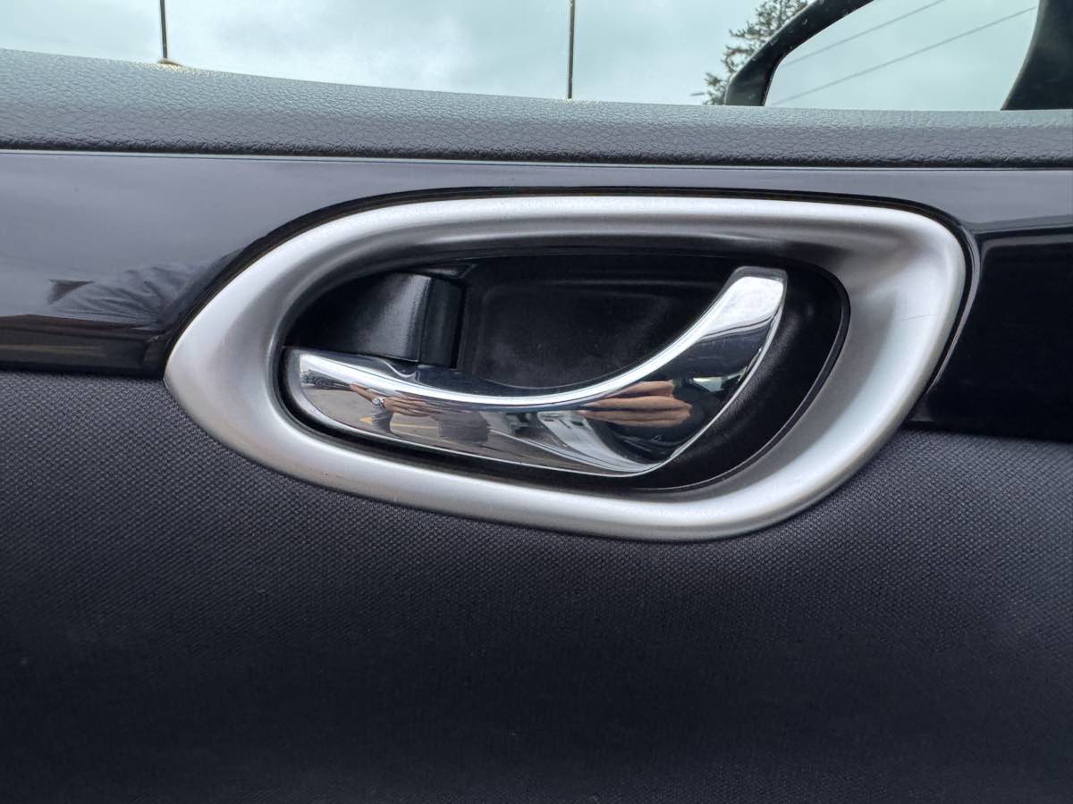 2017 Nissan Sentra SV photo 23